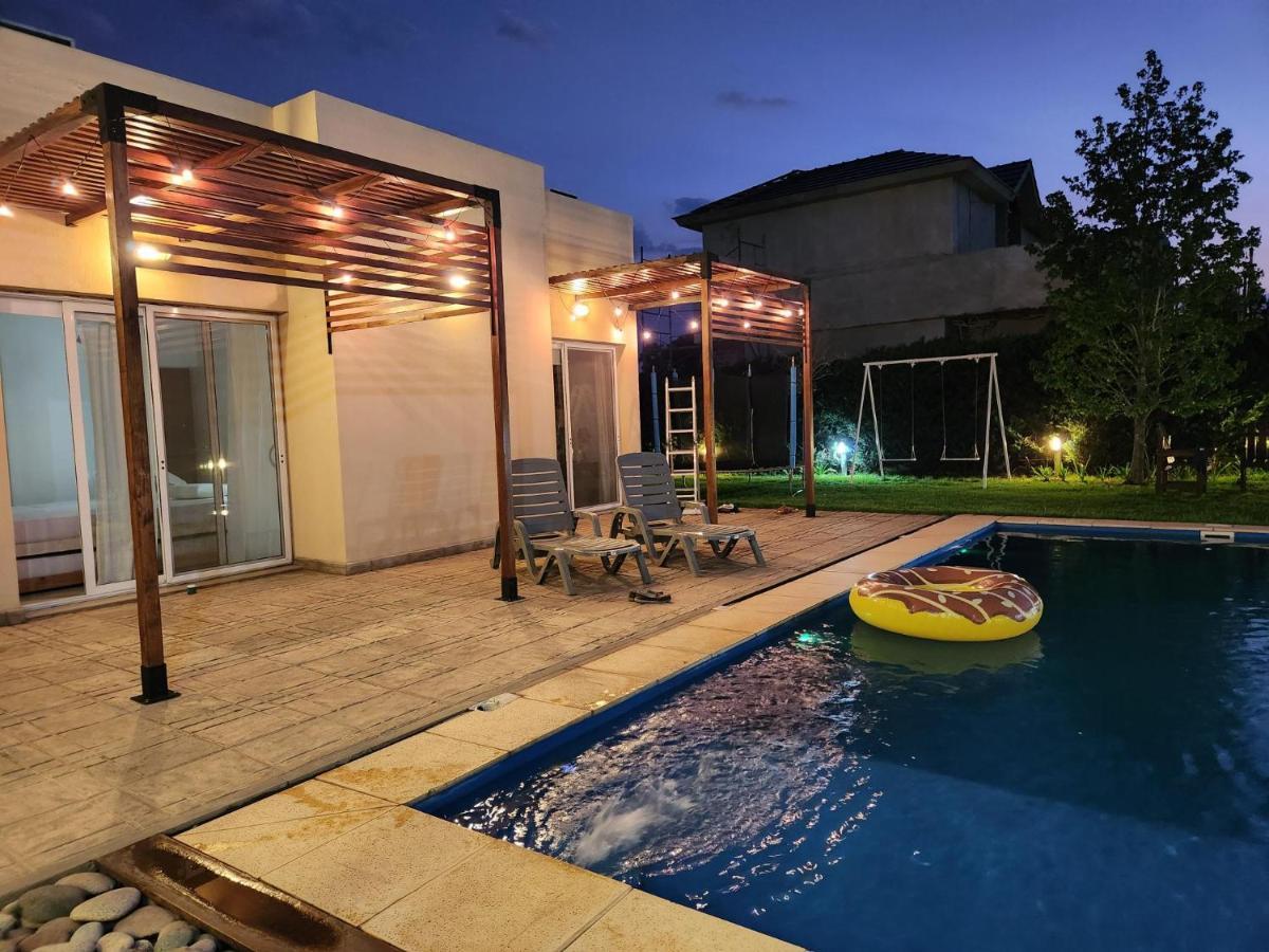 Casa En Club De Campo. Parque Y Pileta. Holiday home *